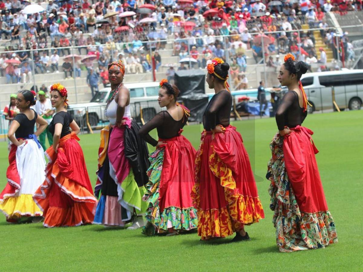 Danzas garífunas y lencas: así estuvo el show cultural de los desfiles patrios 2025