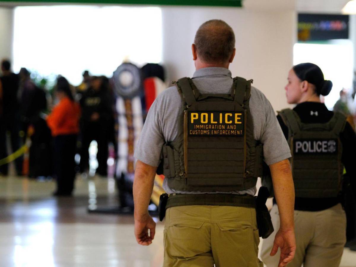 Lo que debes saber sobre el despliegue de agentes de ICE en 14 aeropuertos de EE UU