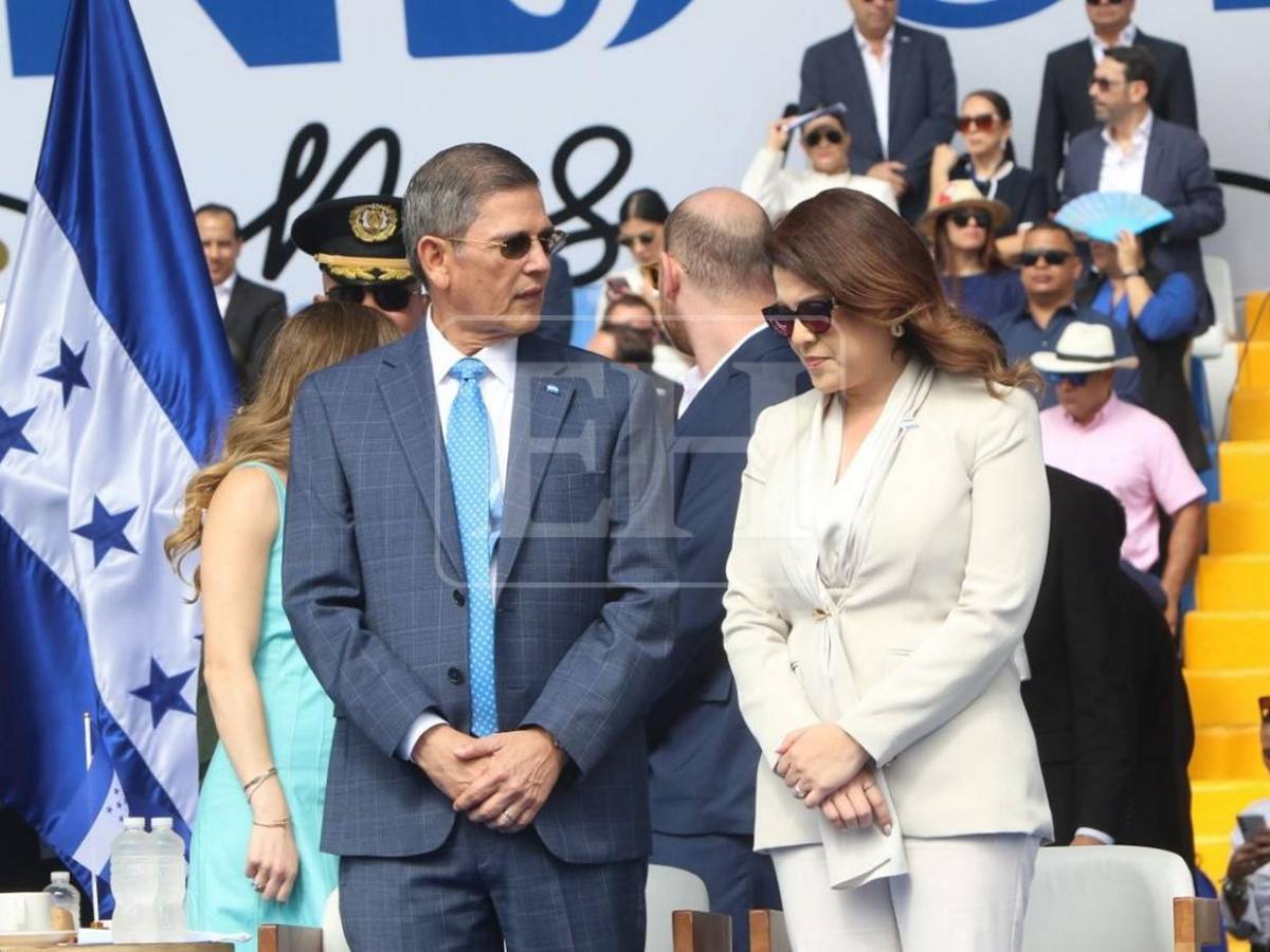Sobrios y elegantes: los presidentes de los poderes del Estado en desfiles patrios