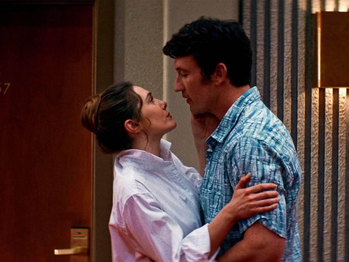 Elizabeth Olsen se diluye en un triángulo amoroso en Eternity: ¿Con quiénes?