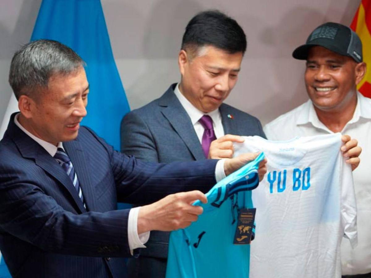 ¿Por qué China sí construye un lujoso estadio en El Salvador y en Honduras no?