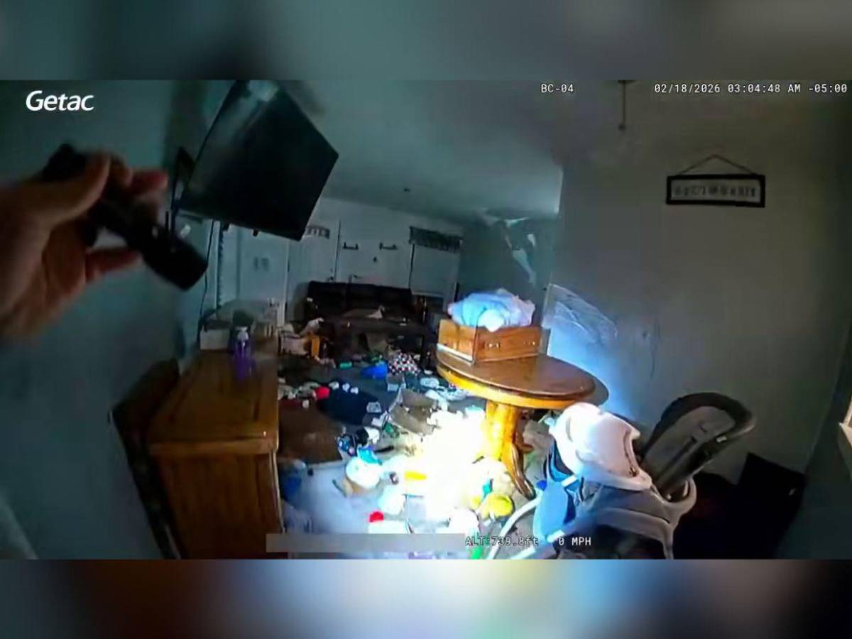 Entre heces y basura: el horror que vivían dos niños rescatados por la policía en EE UU