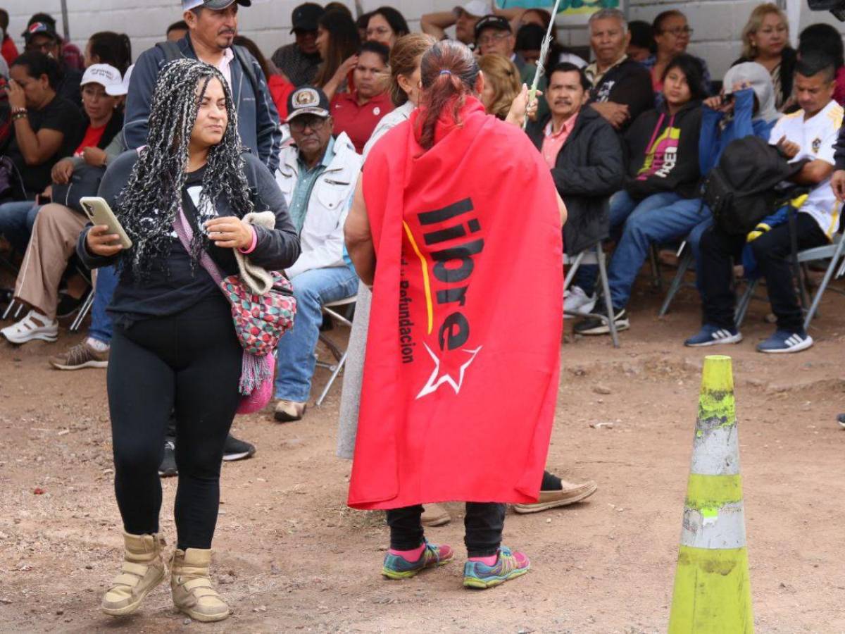 Colectivos de Libre mantienen presencia frente a Infop pese a desalojo de la Policía Nacional