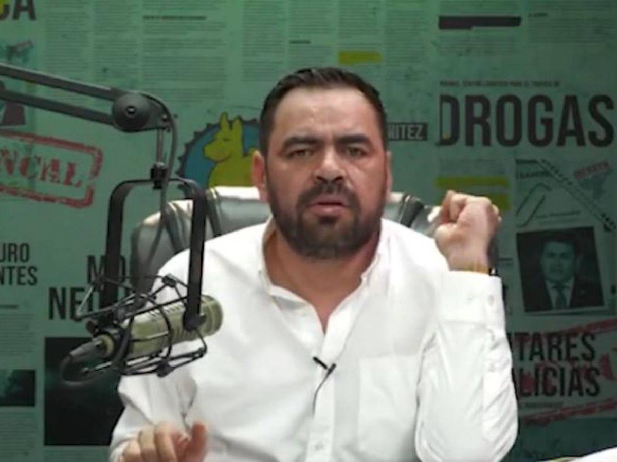 ¿Cuánto gana El Perro Amarillo en el gobierno y cuáles han sido sus funciones como asesor?