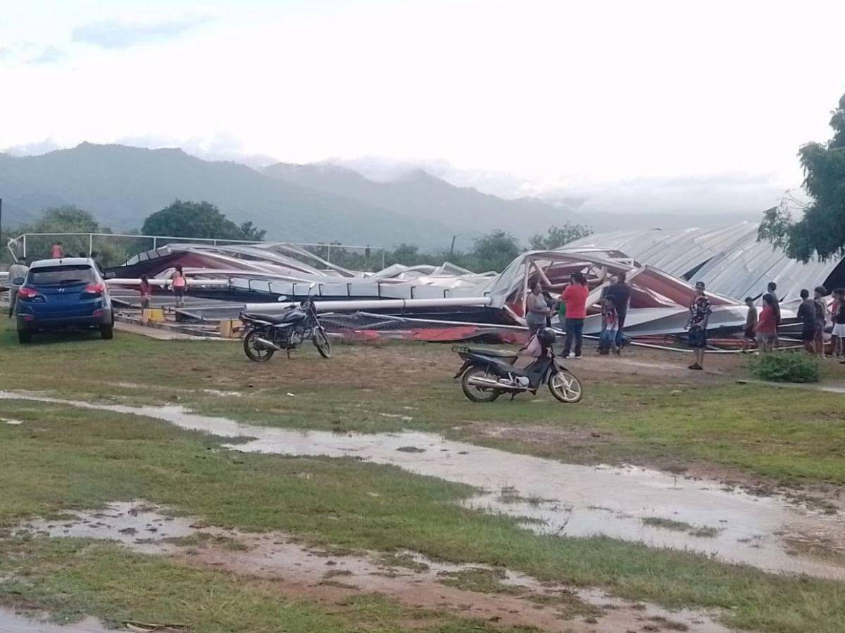 Exponen por qué se desplomó polideportivo que hizo Condepor: Total chabacanada lo que hicieron