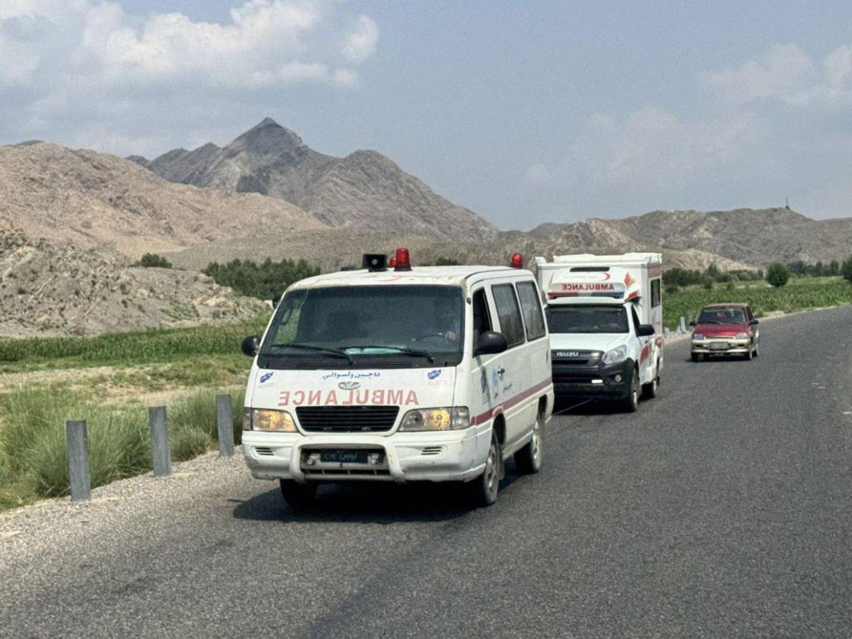 Más de 2 mil heridos y más 800 muertos deja terremoto en Afganistán