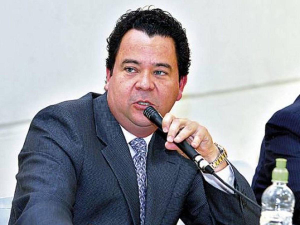 Bajo fianza en EEUU y acusado de lavado en Honduras: ¿Quién es Juan Ramón Molina?