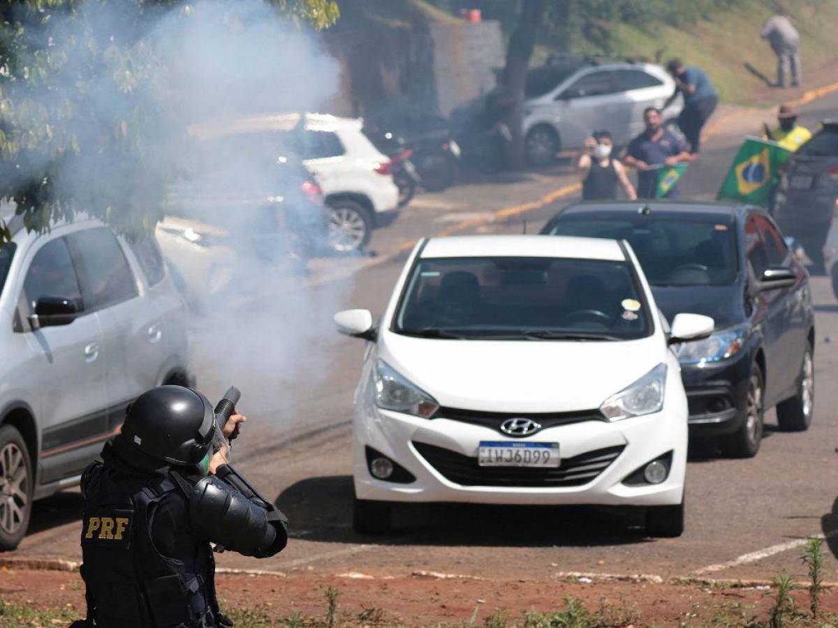 Continúan los bloqueos de rutas en Brasil mientras Bolsonaro sigue en silencio