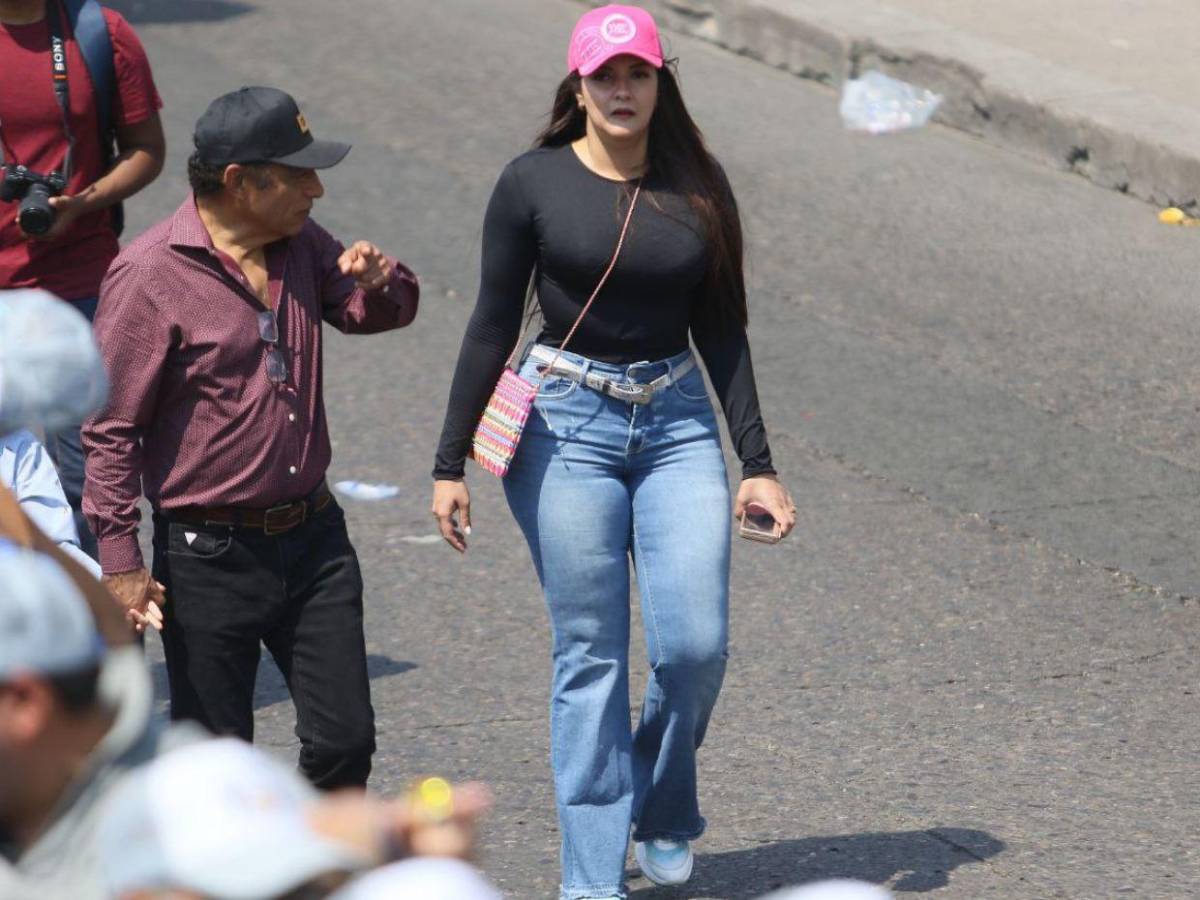 Entre consignas y sonrisas: ellas brillaron en la marcha del Día del Trabajador en la capital