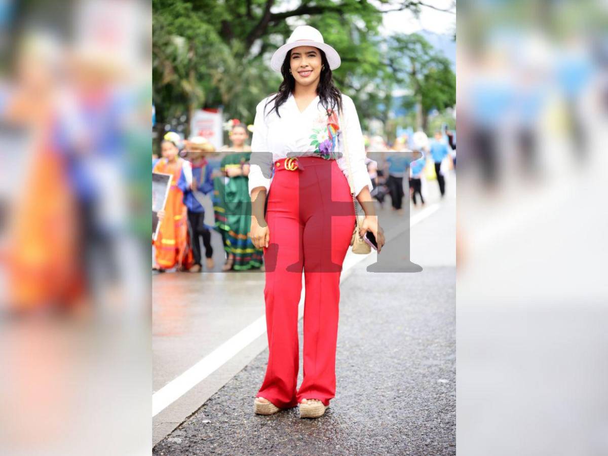 Las maestras que brillaron en los desfiles patrios 2025