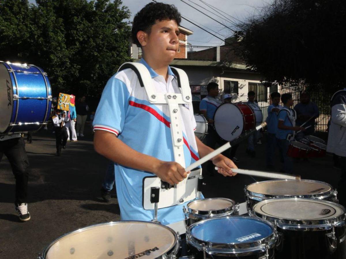 Inician las celebraciones de los 204 años de Independencia con desfiles de prebásica