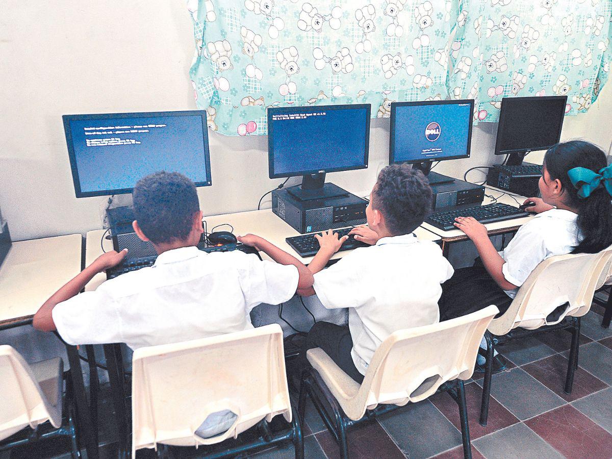 Finaliza diseño del plan para refundar el sistema escolar en Honduras