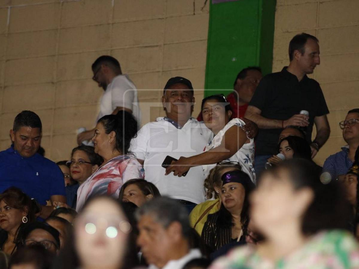 Air Supply hace cantar a Tegucigalpa con sus grandes clásicos en el Coliseo