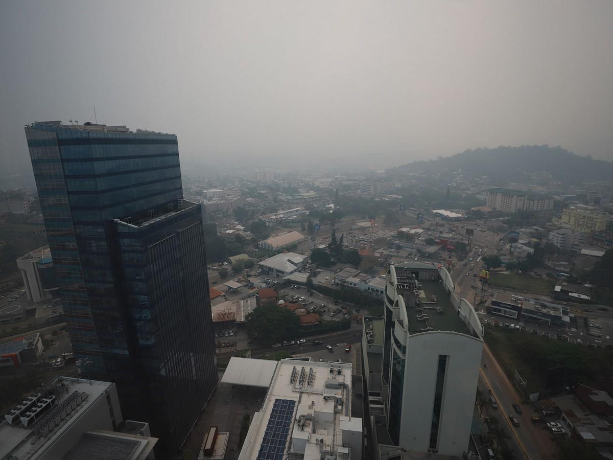 Copeco pronostica lluvias para este martes que menguarían densa capa de humo