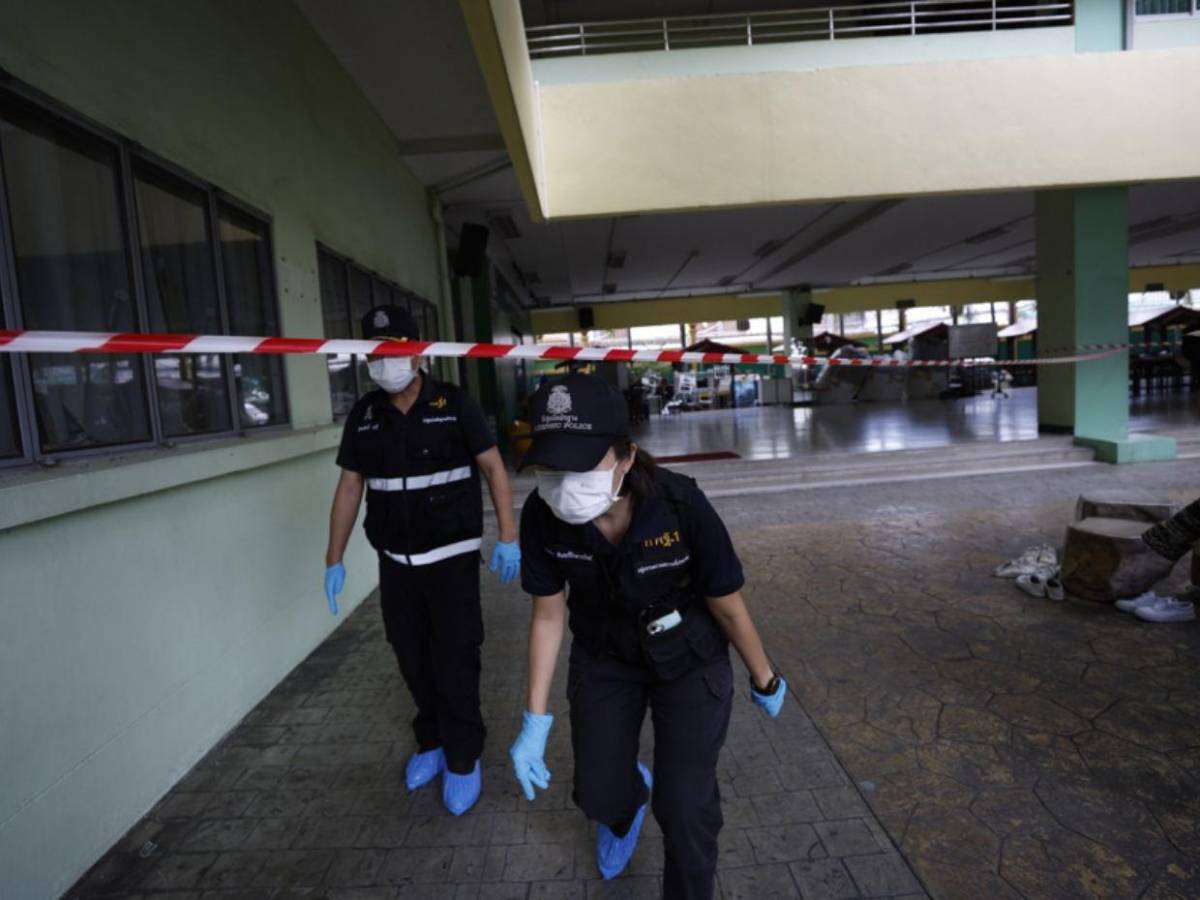 Mató a sus abuelos antes de asesinar a 6 personas en su escuela y quitarse la vida: tiroteo en Tailandia