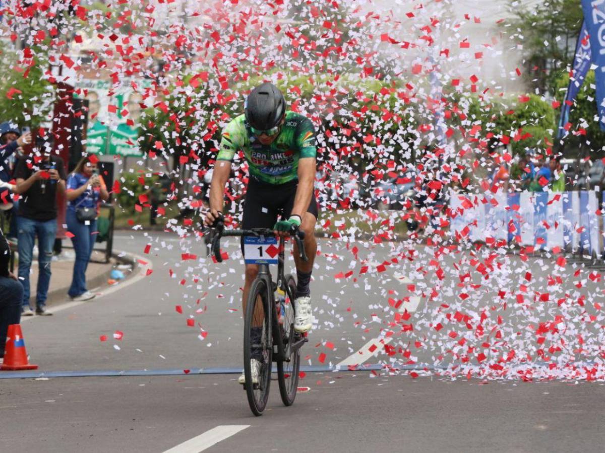 ¡Campeón! Héctor Menéndez es el ganador de la élite masculina en la Vuelta EL HERALDO 2025