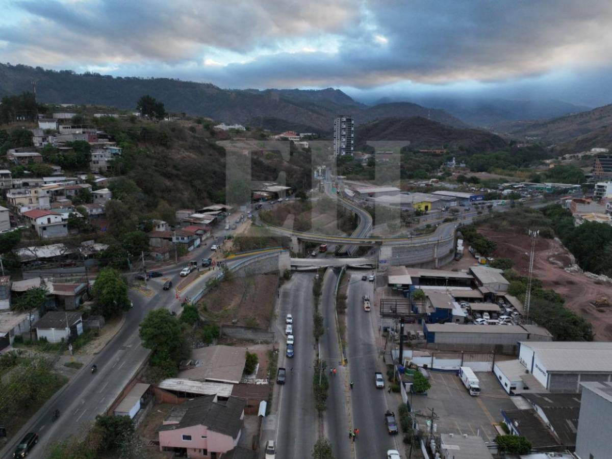 Vista aérea revela magnitud del daño en el puente Juan Manuel Gálvez