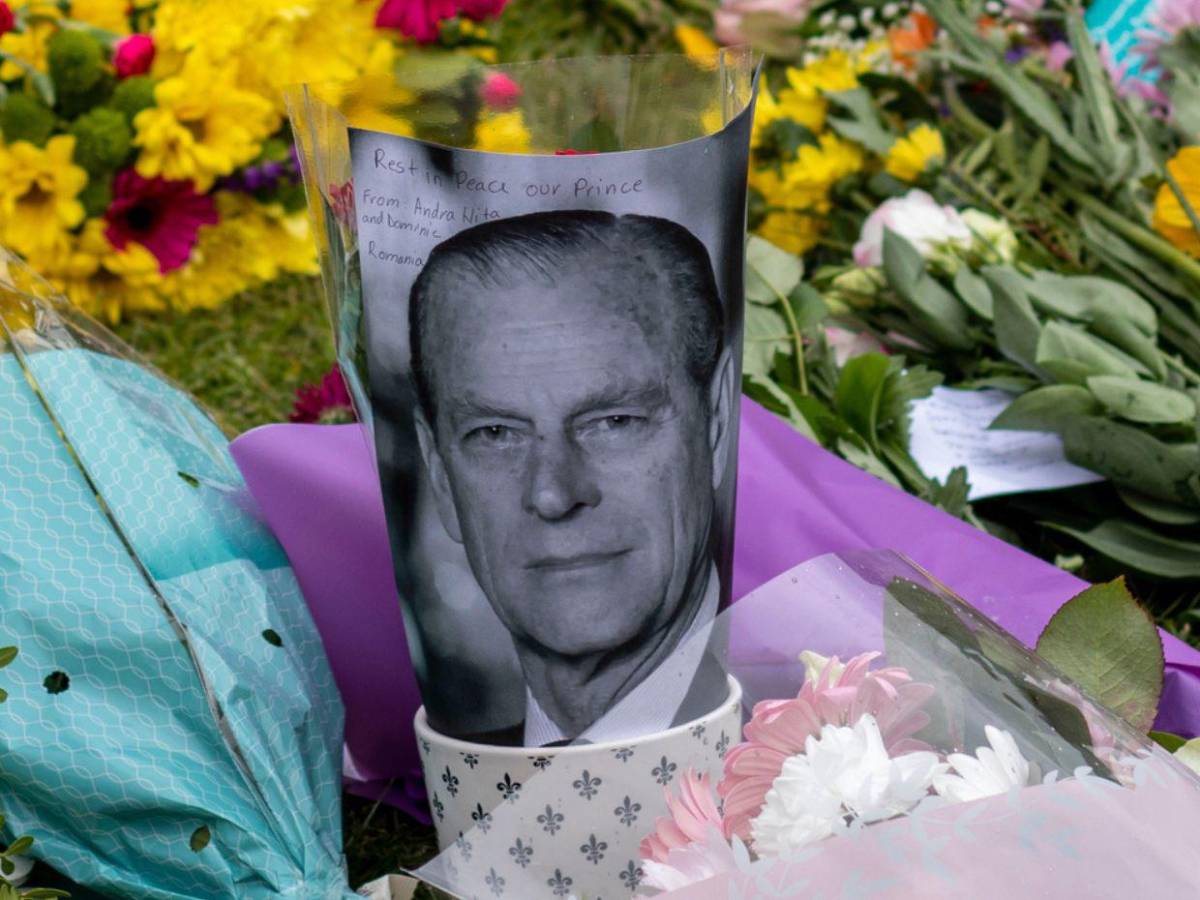 La última noche del príncipe Felipe: una cerveza a escondidas y una muerte sin despedida