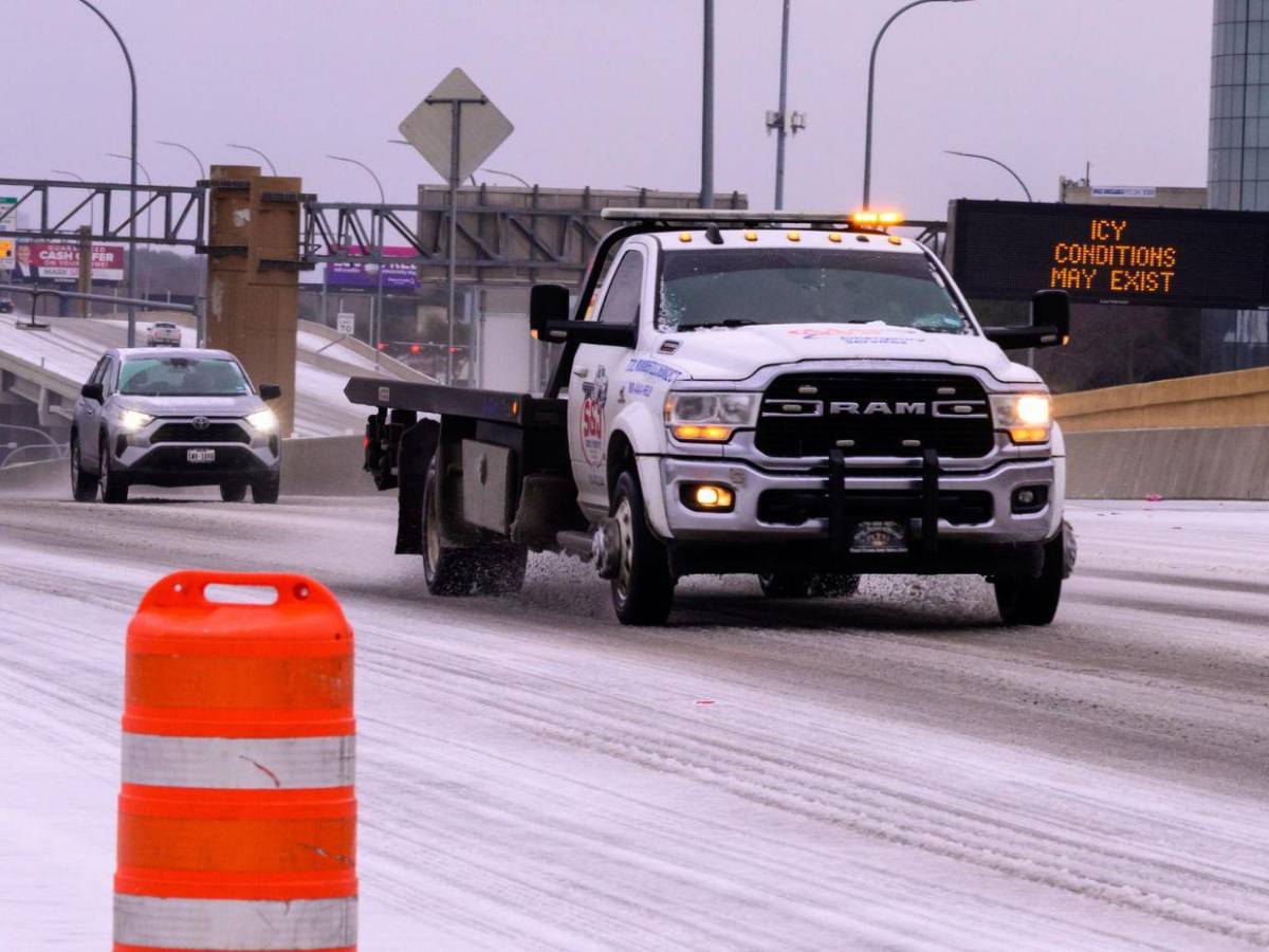 Texas sufre las inclemencias de la tormenta invernal que azota Estados Unidos