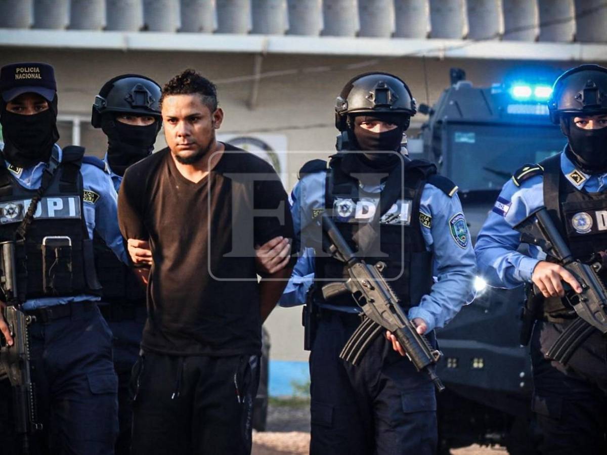 Trasladan a la capital a los dos supuestos sicarios del Cartel del Diablo