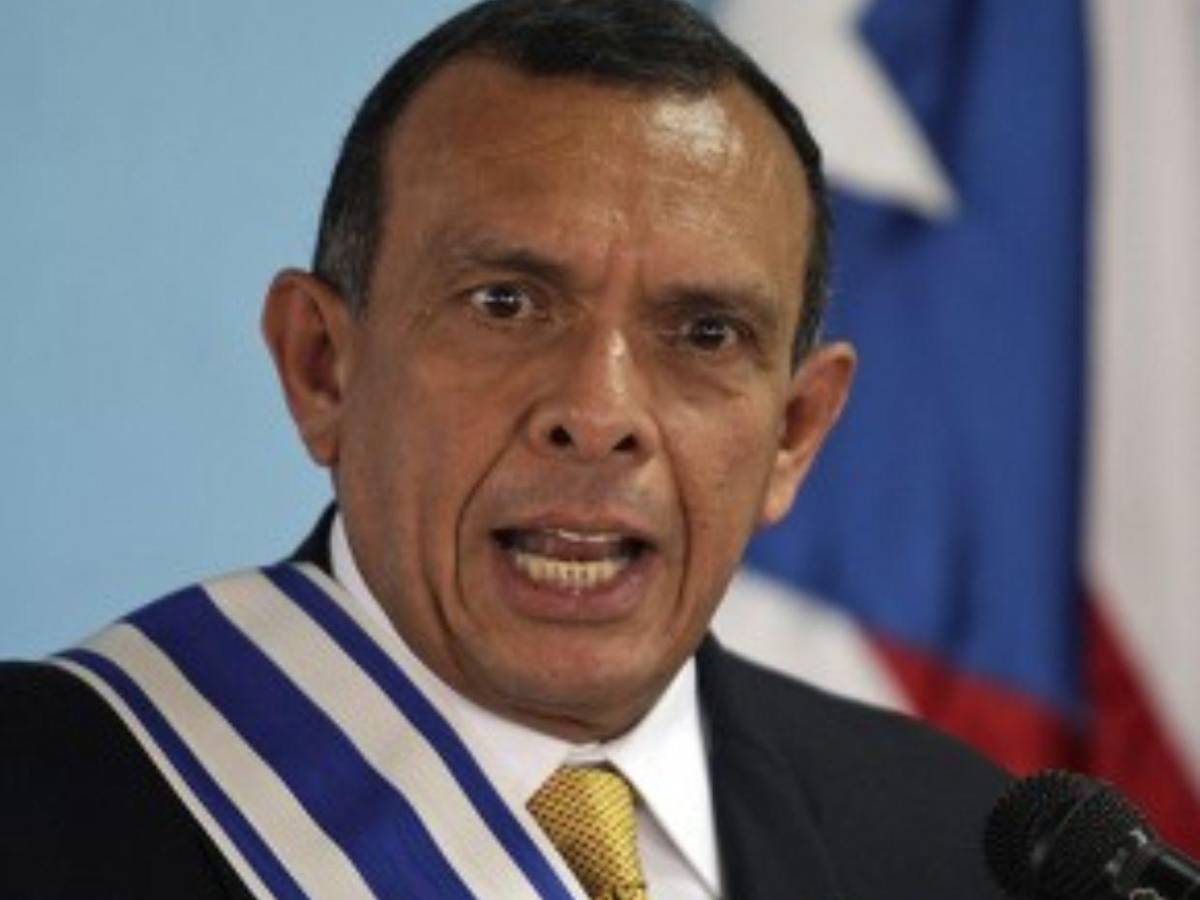 ¿De qué delitos acusan a JOH en Honduras previo a su retorno?