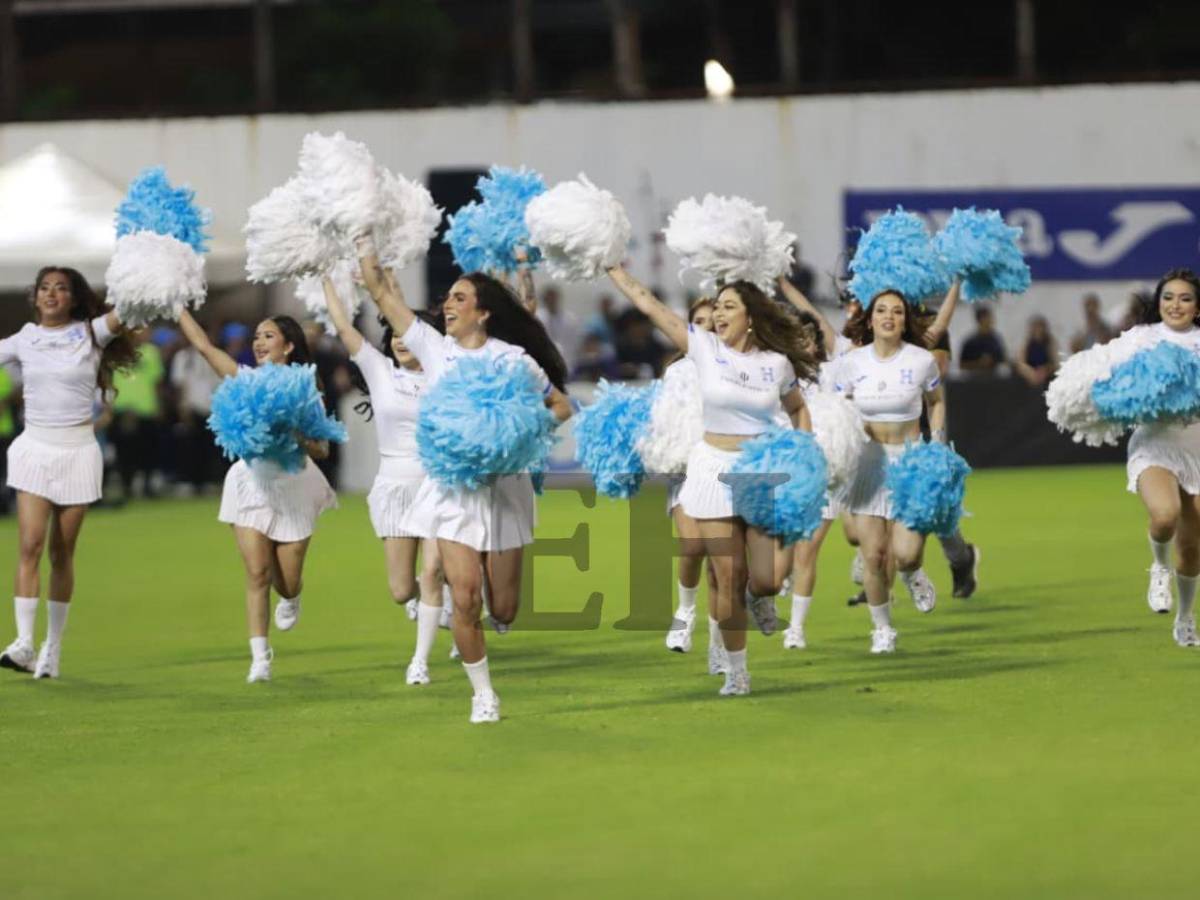 Hermosas y coordinadas:  así lucieron las pomponeras de la Selección de Tiktokers de Honduras