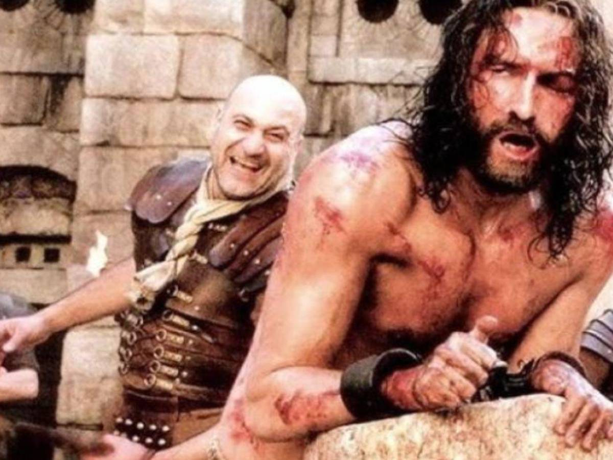 Un rayo, un latigazo y una infección pulmonar: lo sufrido por Jim Caviezel durante el rodaje de “La pasión de Cristo”
