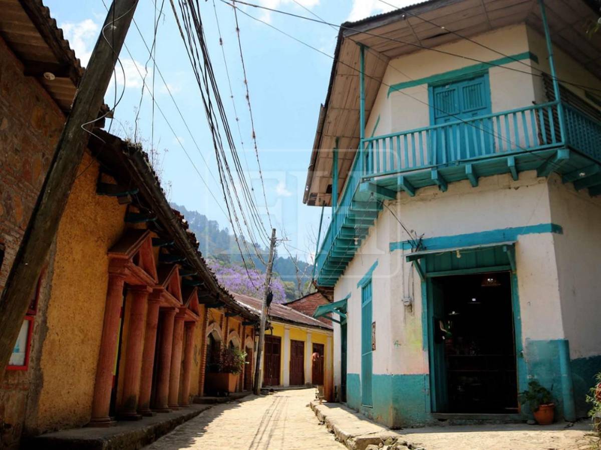 Calles de San Juancito, la aldea del Distrito Central donde el tiempo se detuvo