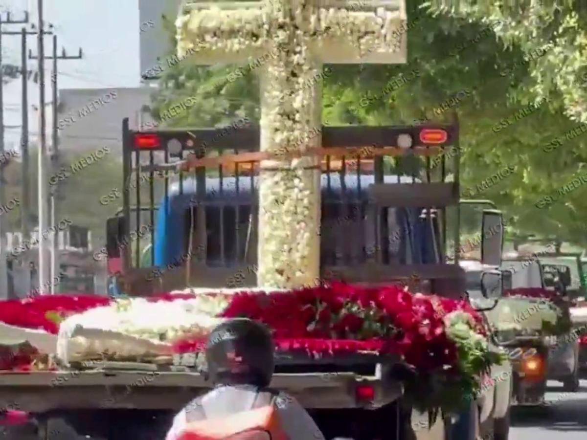 Ataúd de oro, música regional y mucha seguridad: así fue el entierro de El Mencho