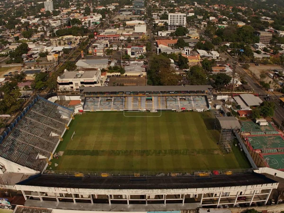 Lamentable: Las tristes imágenes de cómo quedó la grama del estadio Morazán tras concierto en SPS
