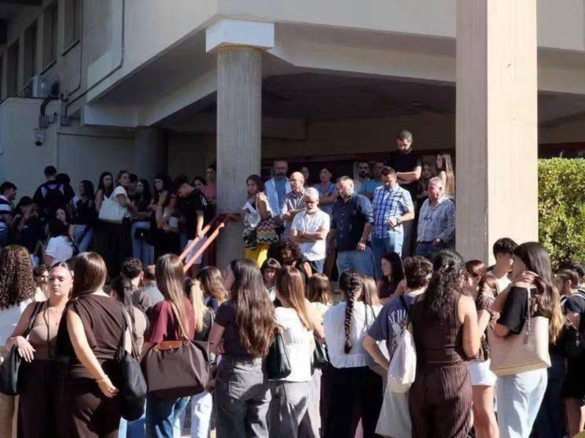 Duelo y un minuto de silencio en España tras el asesinato de estudiante en México