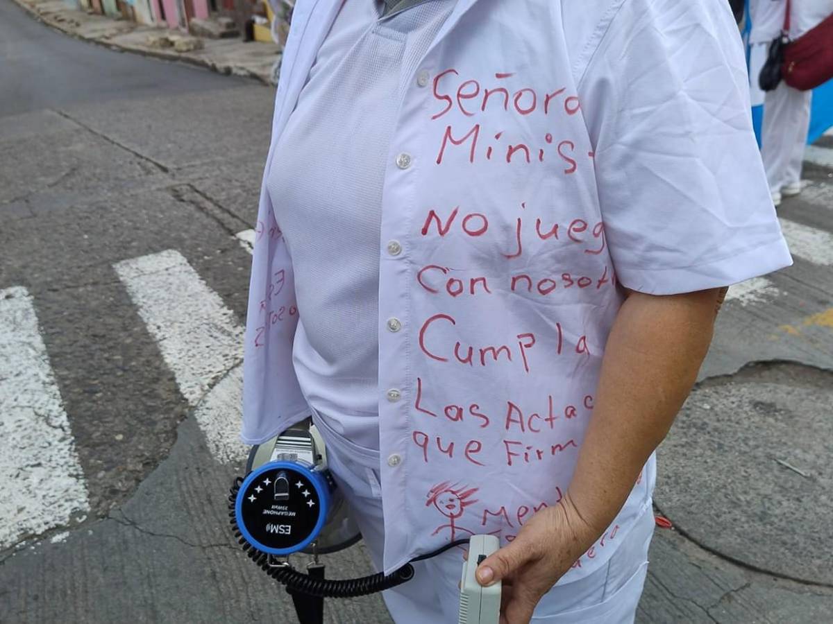 Protesta de enfermeras auxiliares desencadena caos en bulevar Suyapa y Centroamérica