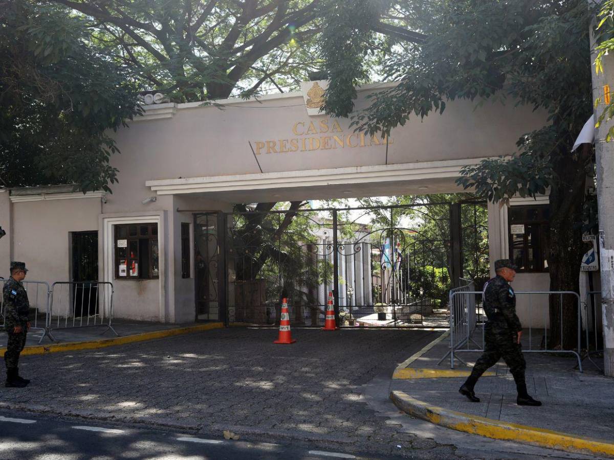 Casa Presidencial queda en calma absoluta luego del revés en las urnas
