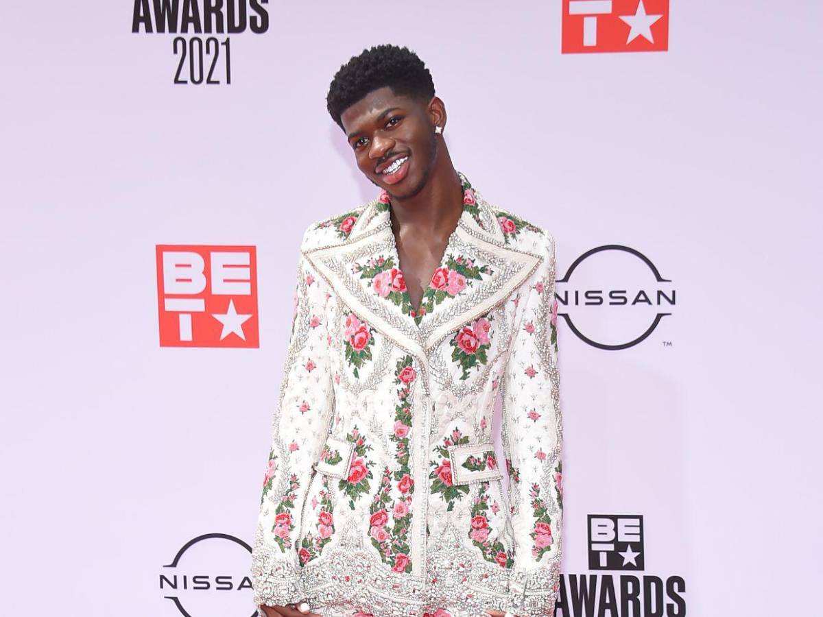 Lil Nas X es hospitalizado tras un confuso ataque con la policía, ¿qué pasó?