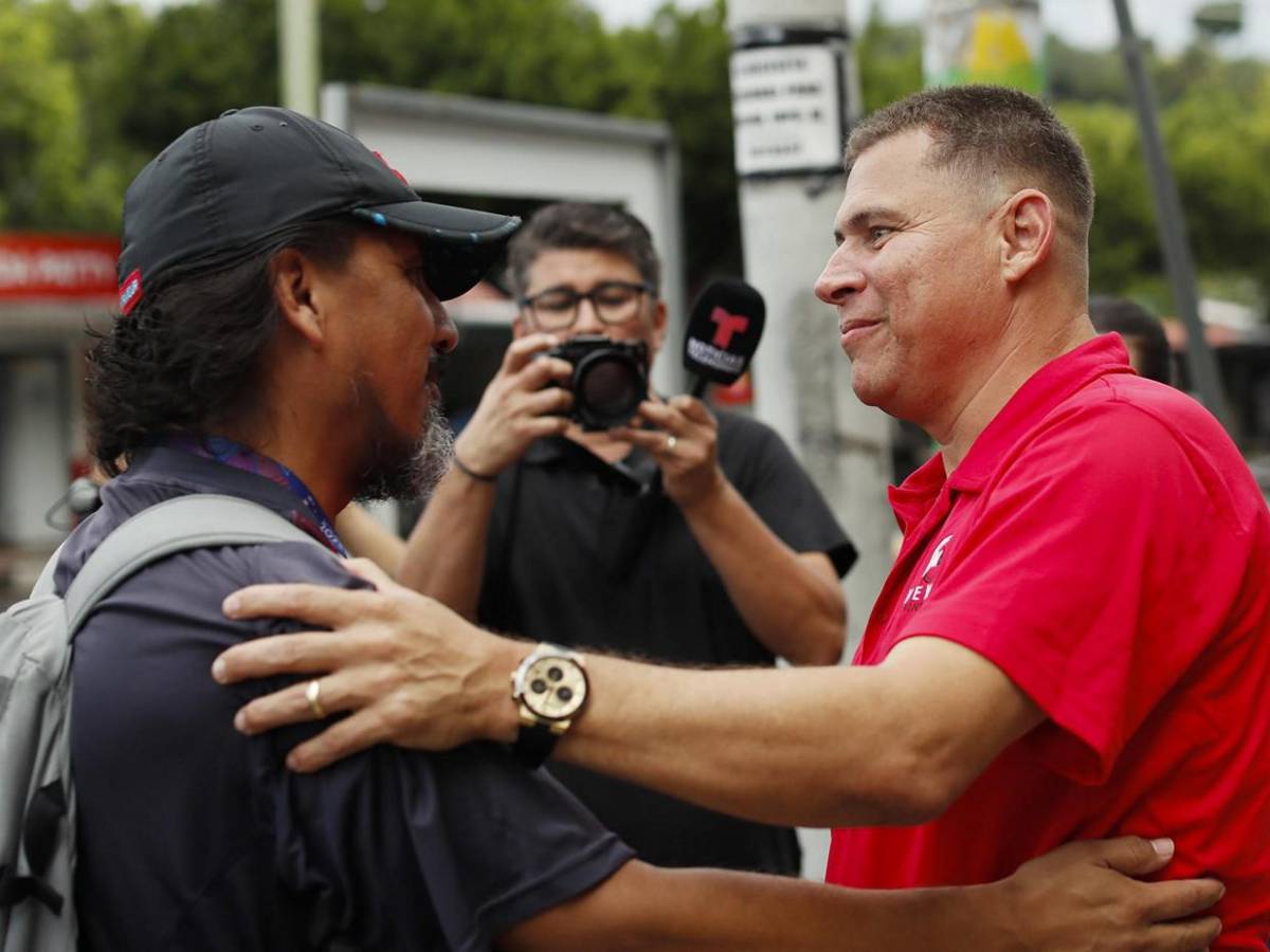 Mario Guevara, periodista deportado por informar arresto de migrantes, ya está en El Salvador
