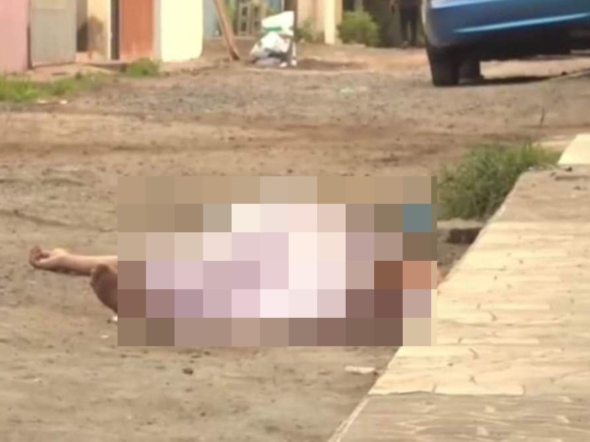 Asesinan a mujer cuando salía de su casa en colonia Flor del Campo