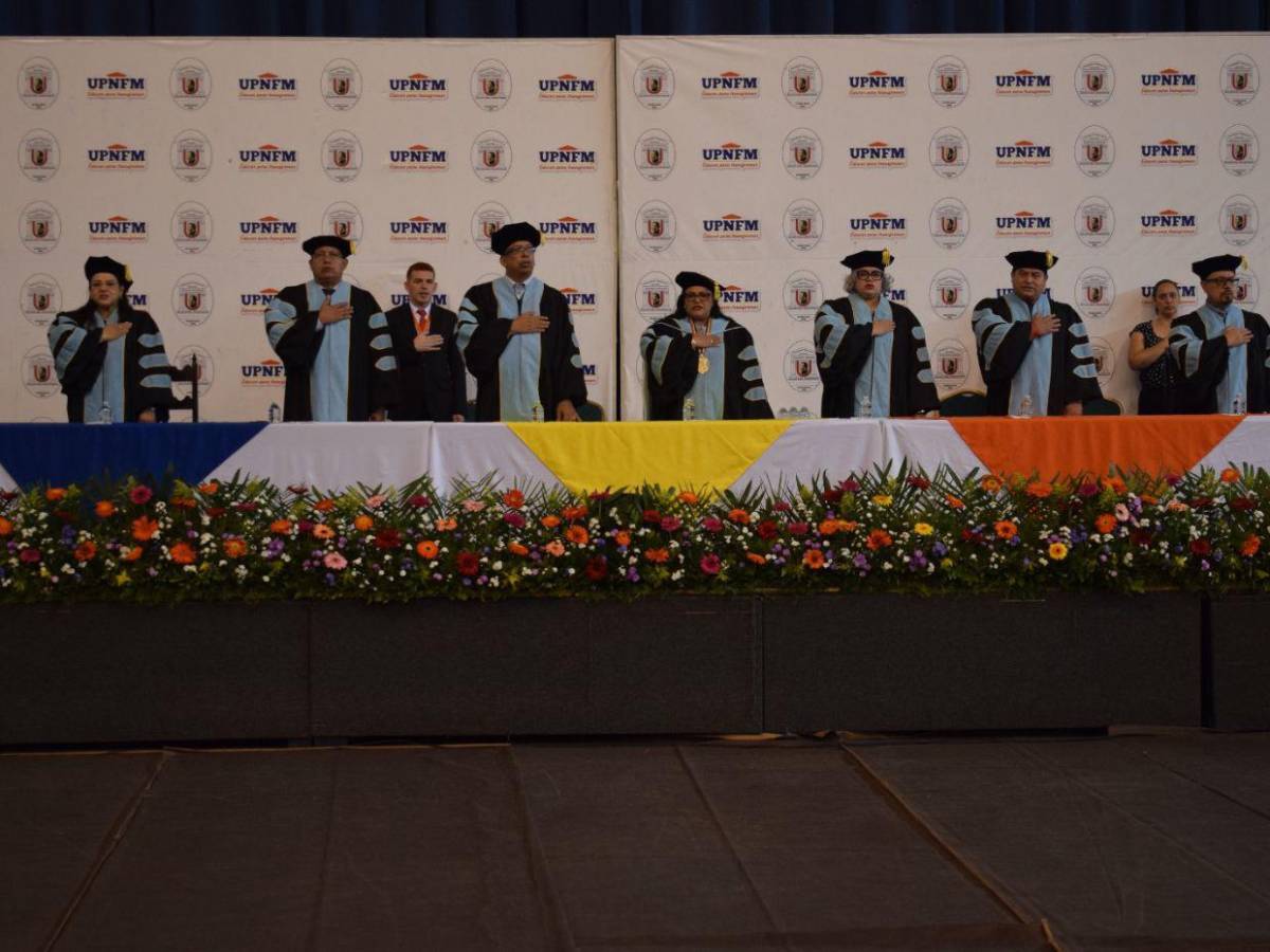 La Universidad Pedagógica gradúa a más de 150 nuevos docentes