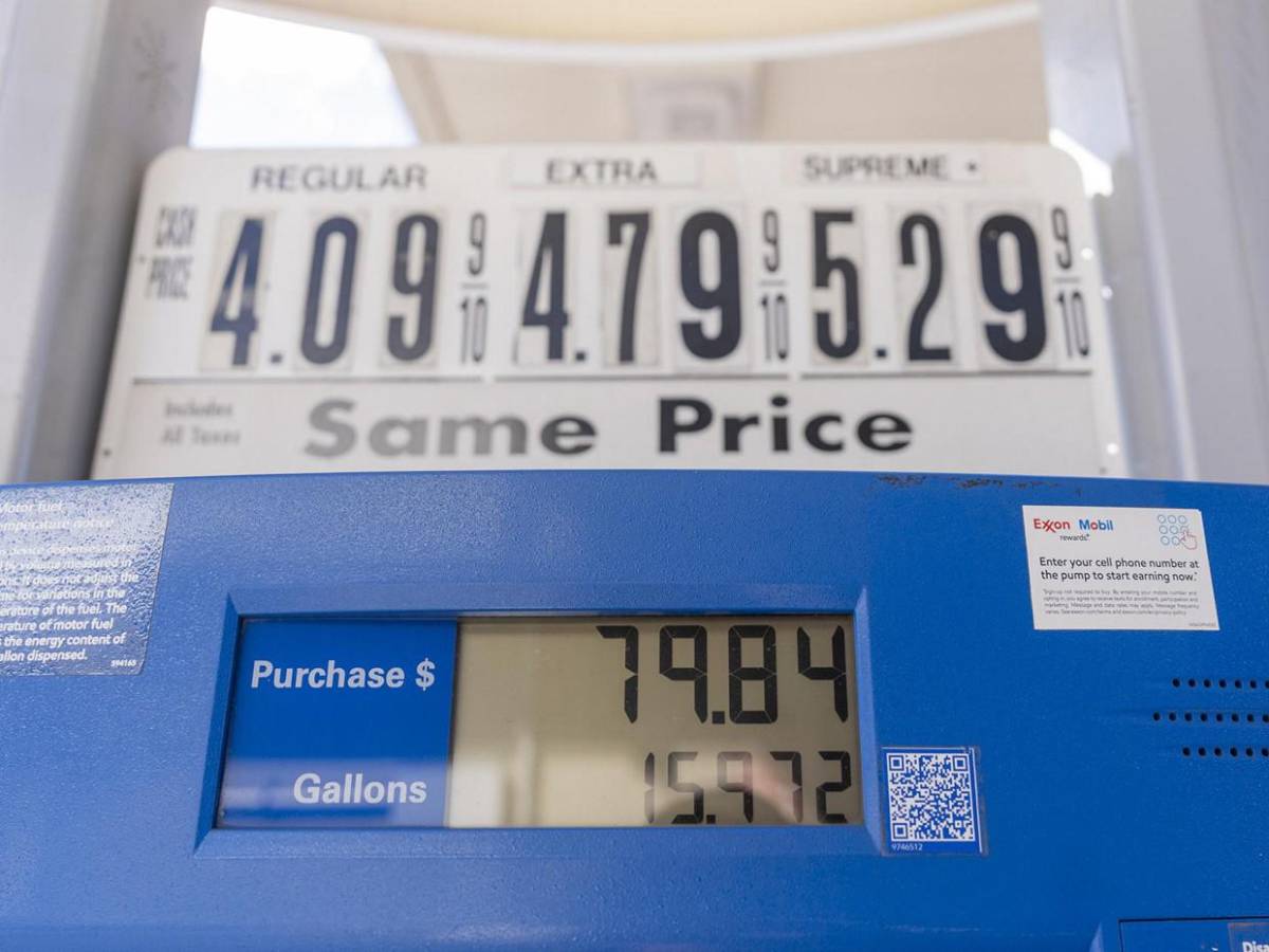 Estados Unidos enfrenta alza histórica en precios del diésel