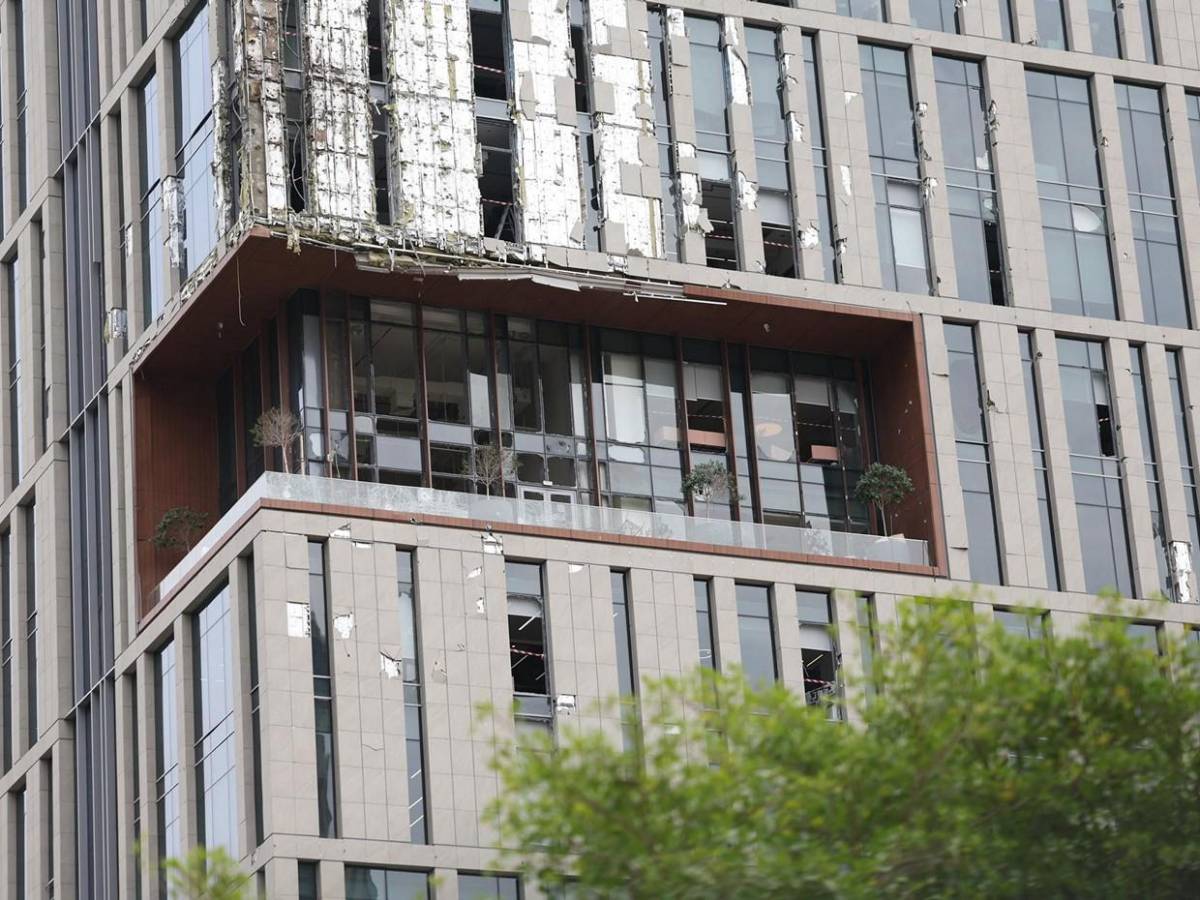 Los destrozos que han dejando los ataques con drones en rascacielos de Dubái