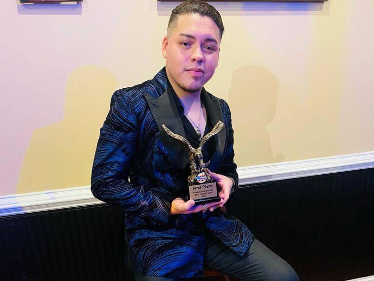 Carlos Elvir, Cantante que brilló en el Festival Internacional de la Canción USA.