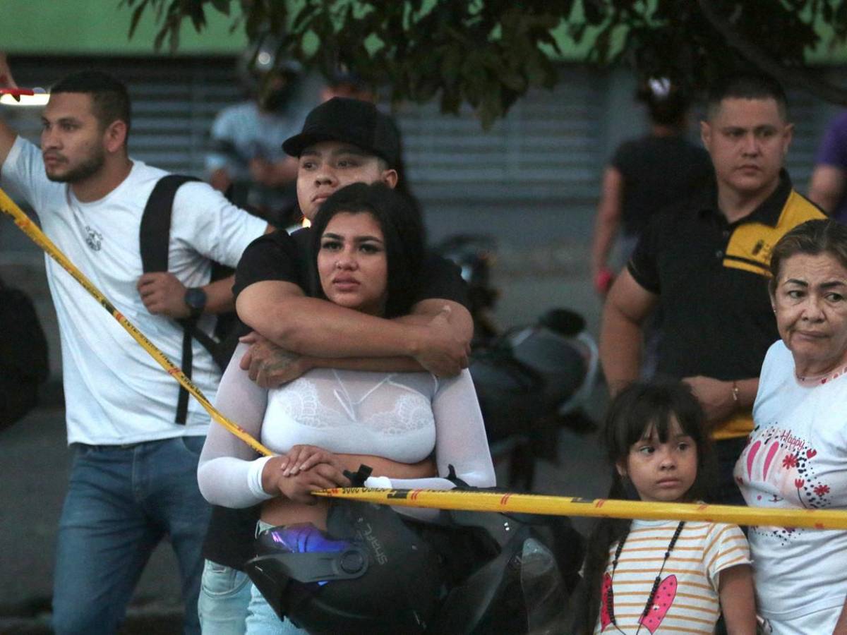 Destrozos y once heridos tras explosión de coche bomba en Cúcuta, Colombia