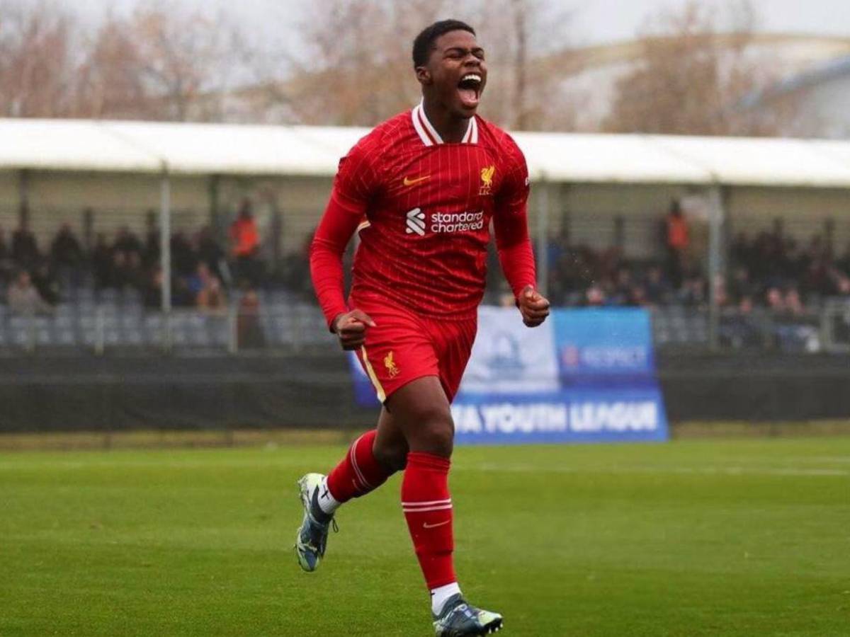 ¿Cuántos futbolistas hondureños hay jugando actualmente en Europa?