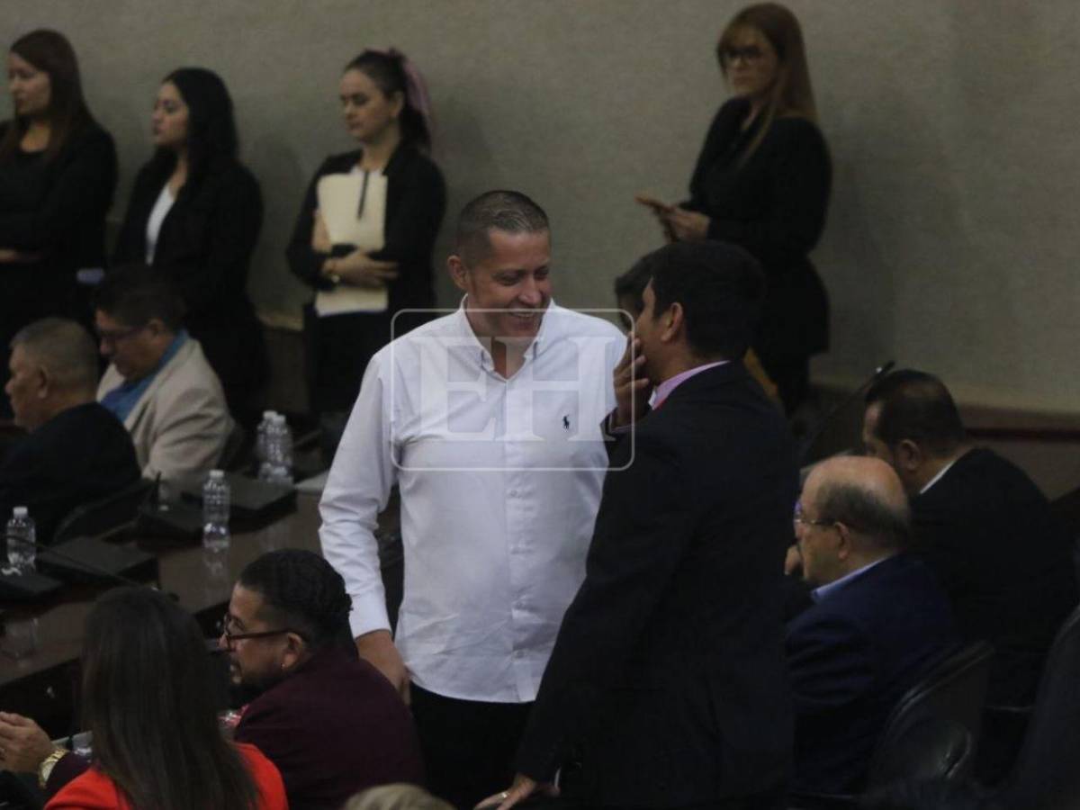 Diputado de Libre que ocupaba un corazón artificial regresa al Congreso y revela cuánto gastó