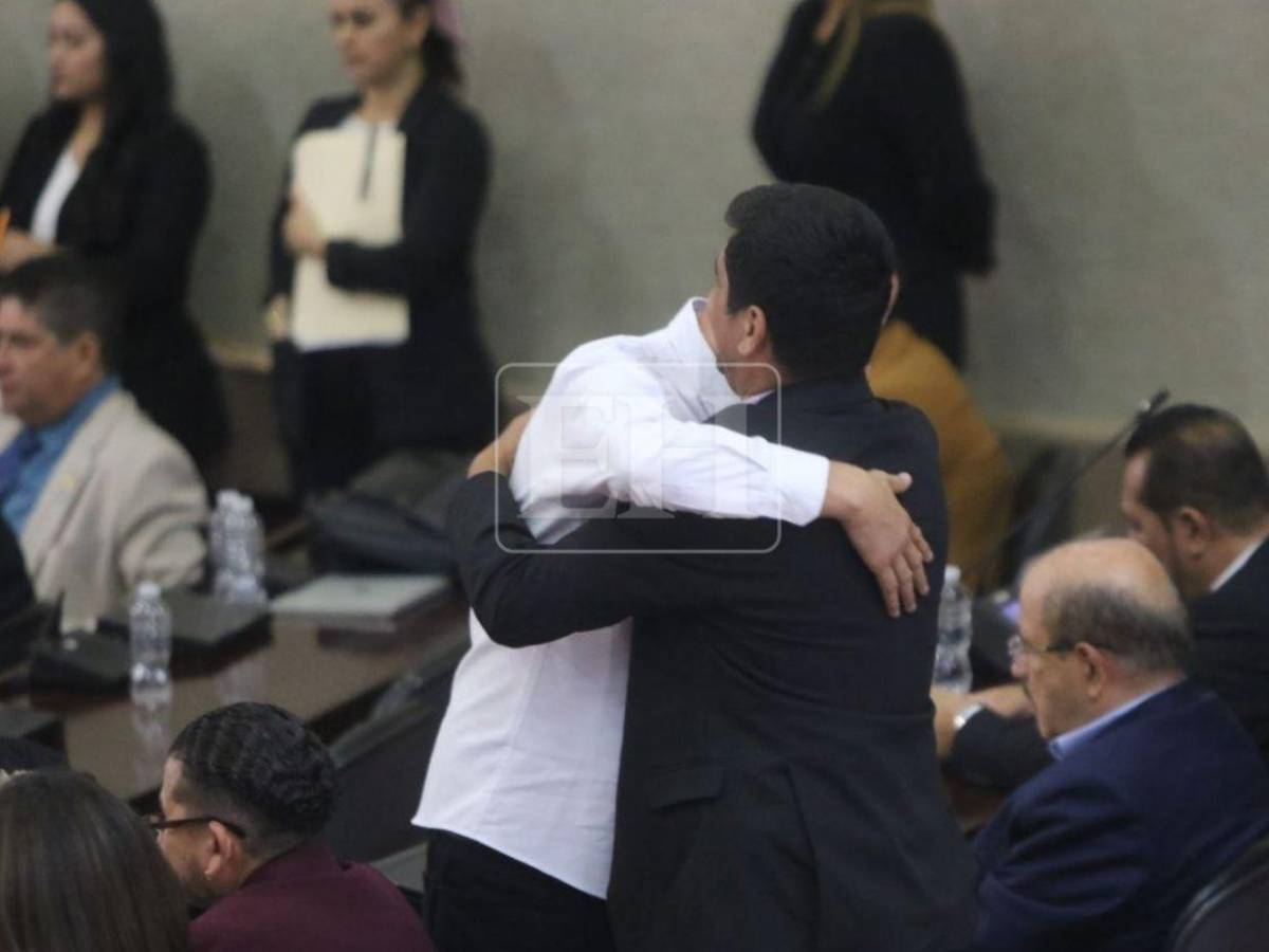 Diputado de Libre que ocupaba un corazón artificial regresa al Congreso y revela cuánto gastó
