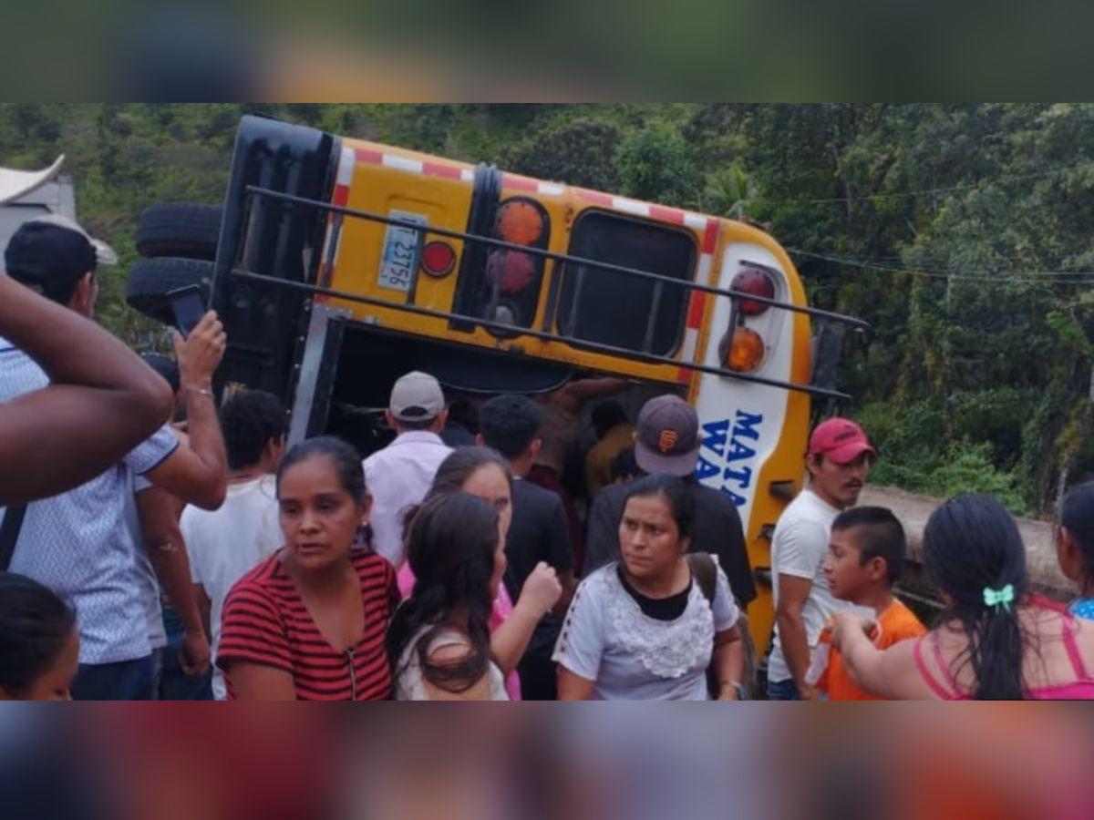 Sube a 19 los muertos en accidente de autobús en Nicaragua