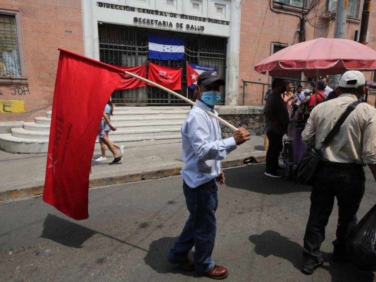 Colectivos de Libre exigen la destitución del secretario de Salud, Manuel Matheu