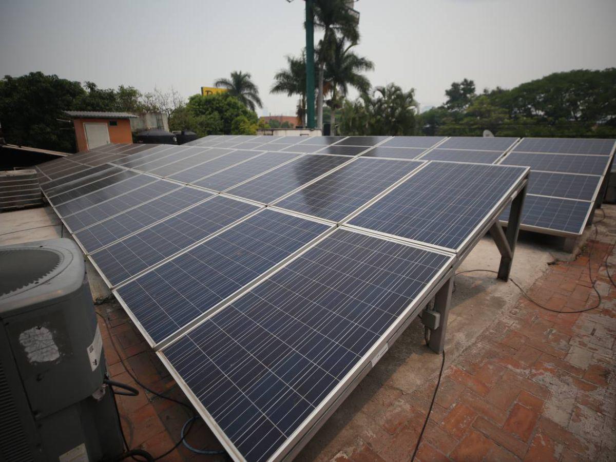 En auge la instalación de paneles solares en los negocios capitalinos