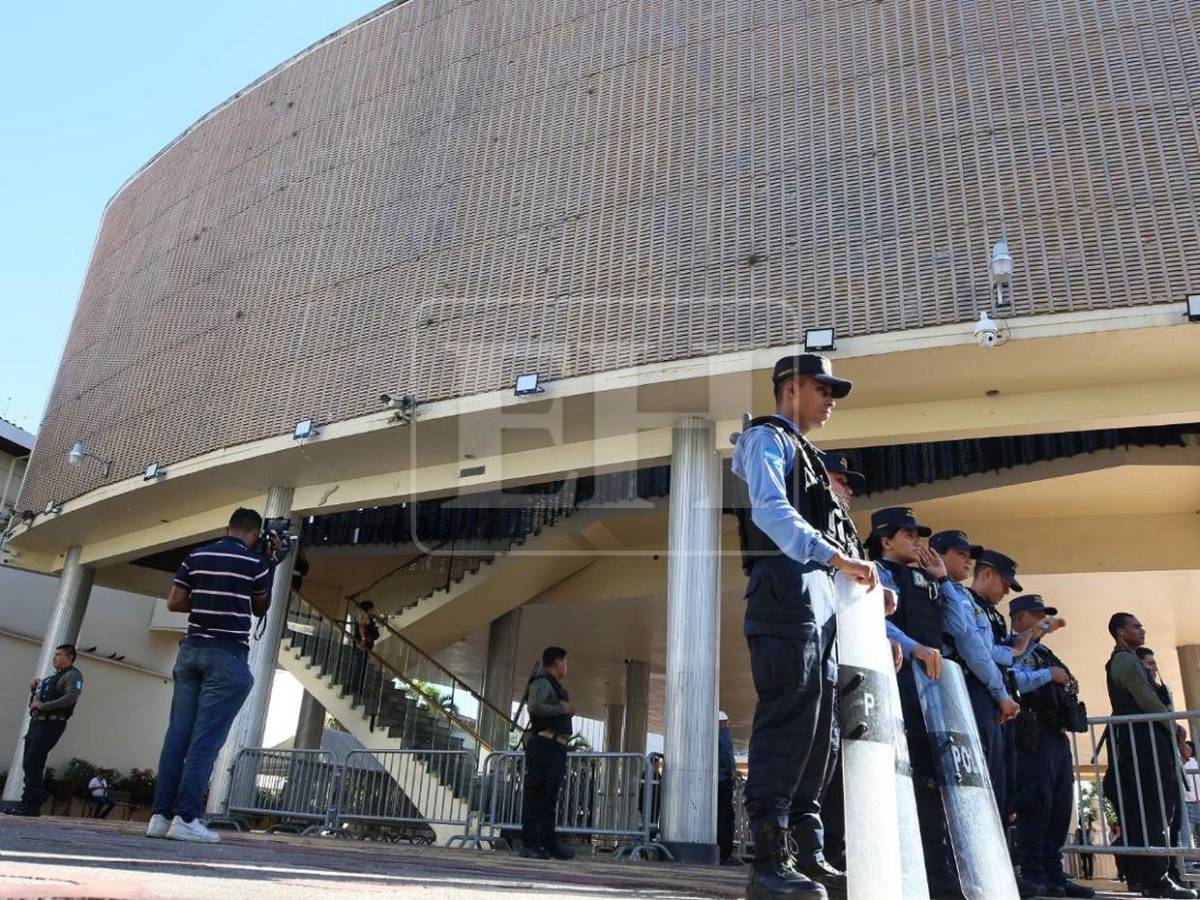 Fuerte blindaje militar y policial rodea el Congreso Nacional previo a sesión