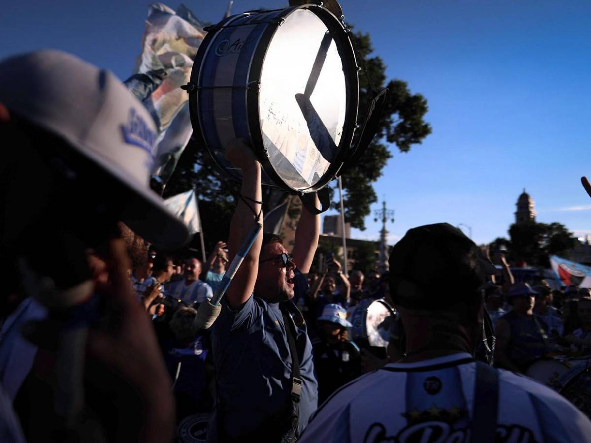 De blanco y celeste se pinta la ciudad de Kansas para el banderazo Argentina vs Argelia
