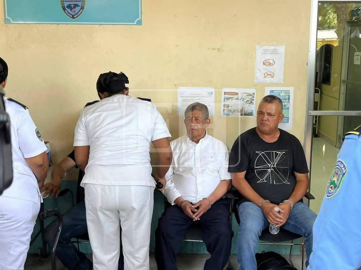 Soy inocente: exalcalde Adán Fúnez durante toma de huellas y exámenes médicos tras ser capturado